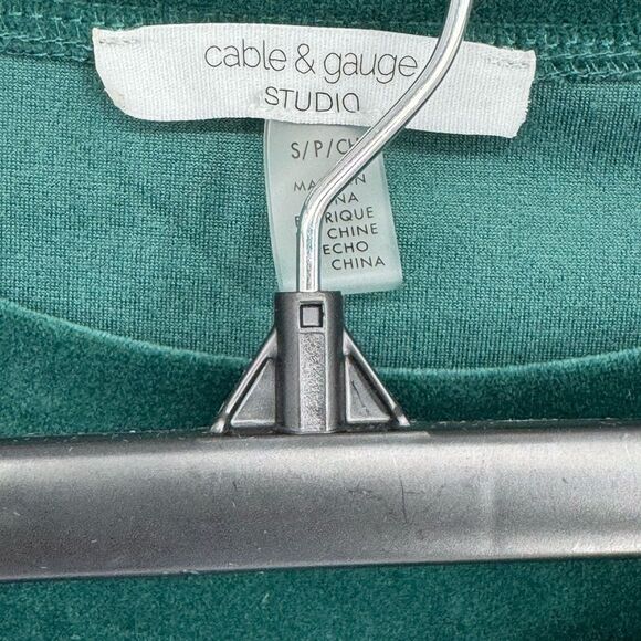 Cable & Garage Green Velvet Soft Track Suit 2Pieces Sweatshirt and Pants - Picture 6 of 6